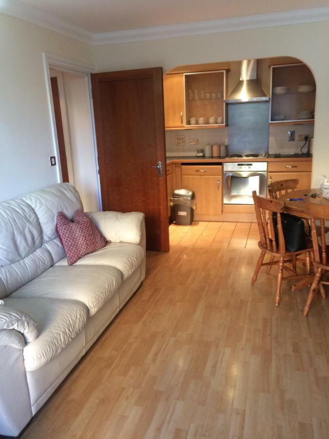 Central Reading Canal Side Apartment Sleeps 4 With Parking Extérieur photo