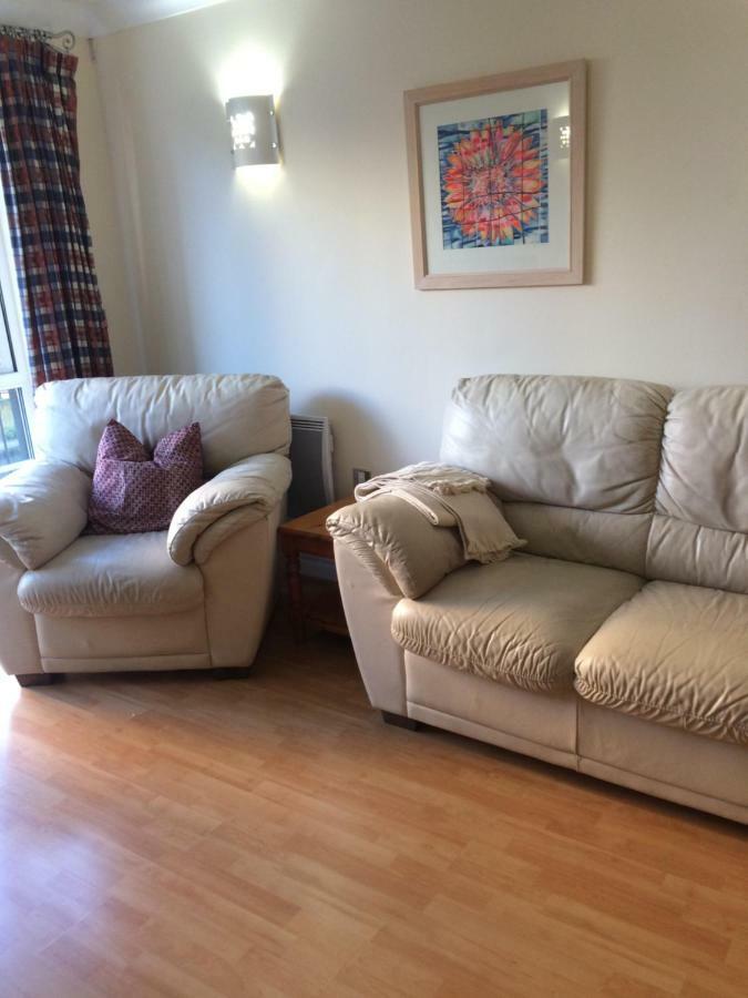 Central Reading Canal Side Apartment Sleeps 4 With Parking Extérieur photo