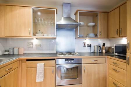 Central Reading Canal Side Apartment Sleeps 4 With Parking Extérieur photo